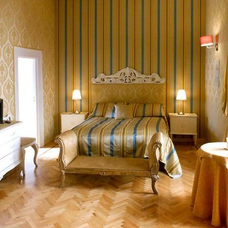 Palazzo Antica Via Appia Bed & Breakfast Bitonto Bagian luar foto