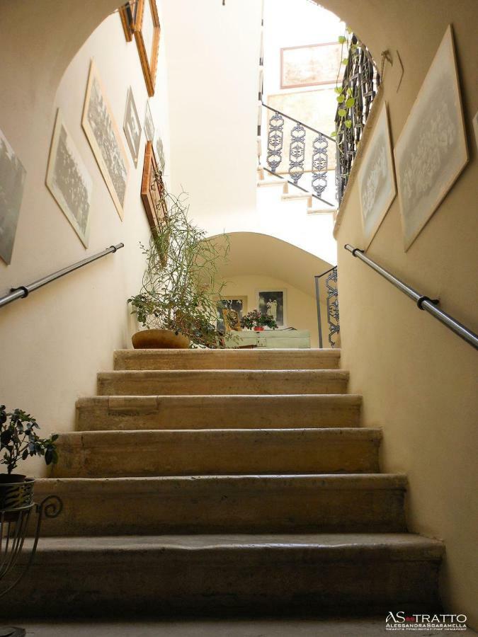 Palazzo Antica Via Appia Bed & Breakfast Bitonto Bagian luar foto