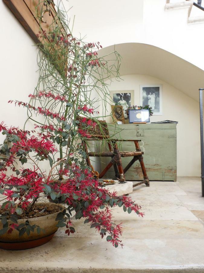 Palazzo Antica Via Appia Bed & Breakfast Bitonto Bagian luar foto